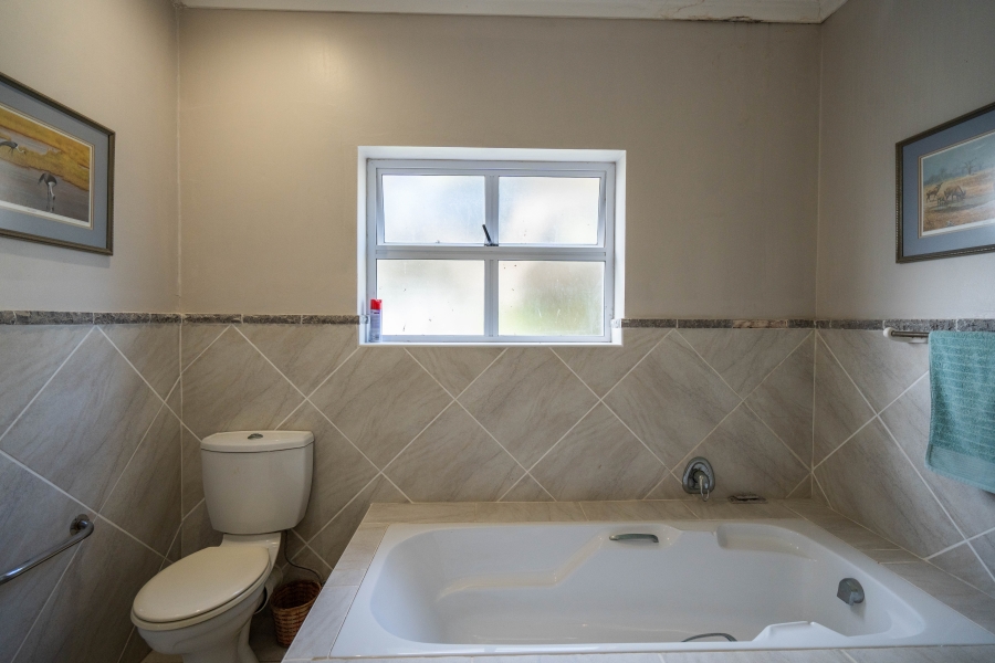 5 Bedroom Property for Sale in Royal Alfred Marina Eastern Cape